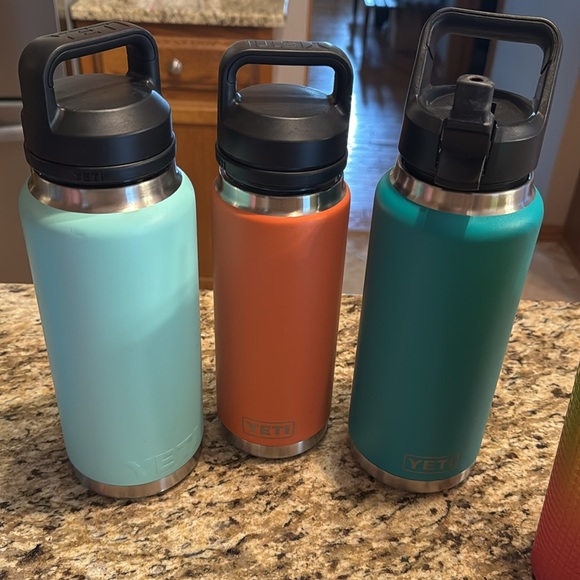 Yeti Rambler 36oz water bottle - Picture 3 of 4